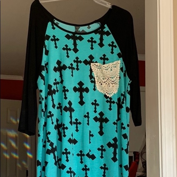 Turquoise T-shirt style tunic with cross and lace detail top LG-XL - Picture 1 of 10